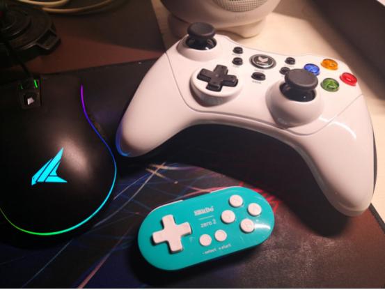 身材矮小却大有乐趣体验八位堂zero2蓝牙手柄