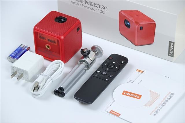 仅有手掌大小,却能投出百寸大屏!联想投影 T3C评测