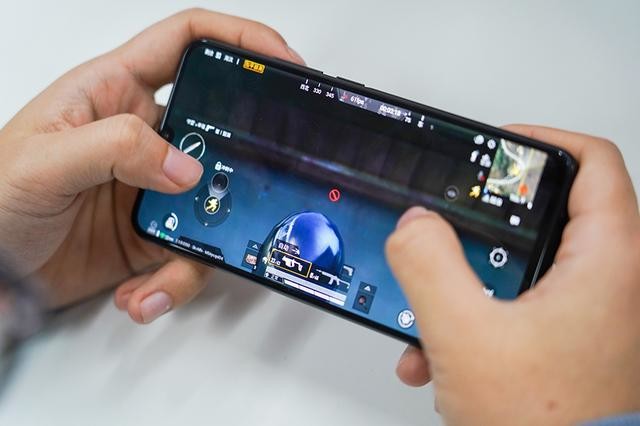 性能和性价比的平衡术:5G旗舰配置,4G售价的联想Z6 Pro5G版评测