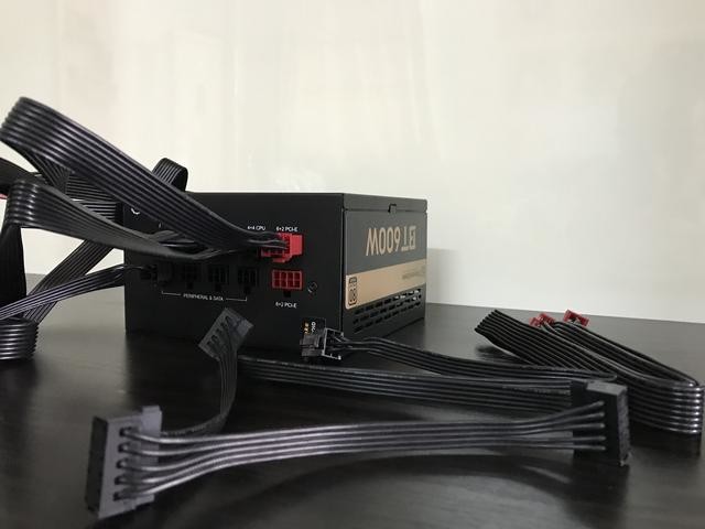 铜牌电源BT 600W,清理机箱的小能手