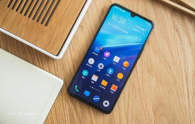 还在犹豫5G套餐?我已下单iQOO Pro 5G版,安兔兔性价比榜第一