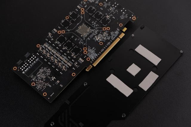 Radeon RX 5700XT Phantom Gaming D 8G OC拆解评测