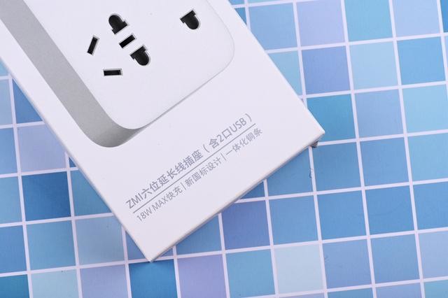 公牛小米插排谁更强,数码潮人必选,18W快充