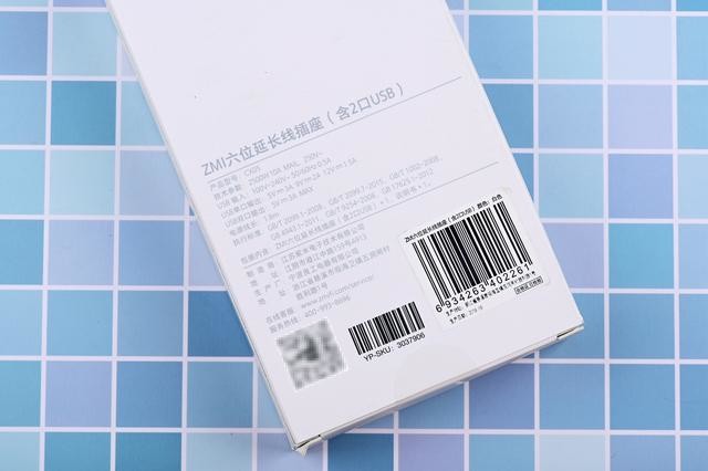 公牛小米插排谁更强,数码潮人必选,18W快充