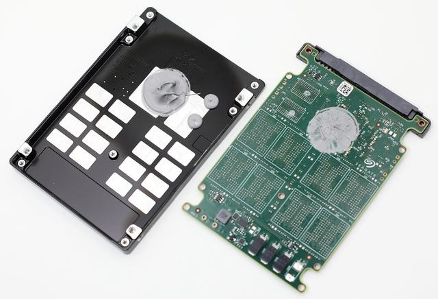 让NAS性能瞬间飙升:希捷酷狼IronWolf 110 SSD 240G