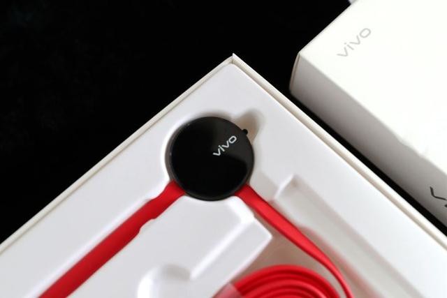 游戏不挡手,快充更方便:vivo闪充手游数据线体验