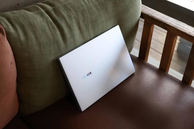 荣耀MagicBook 14体验:再升级!更薄、更强、更长