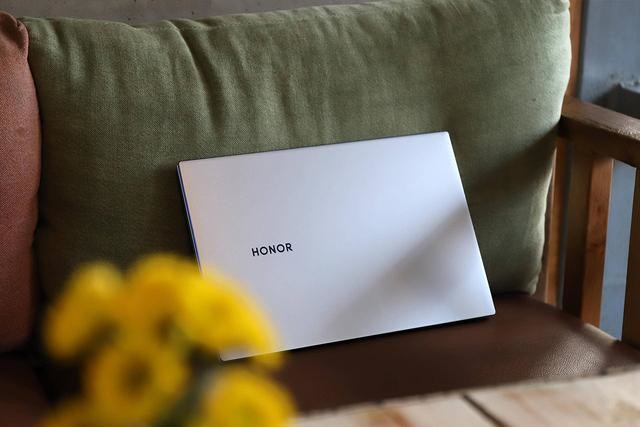 荣耀MagicBook 14体验:再升级!更薄、更强、更长