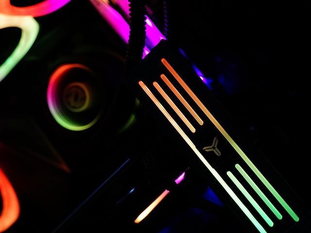 AMD平台好香!先入手甜点级显卡,打算明年再升级RTX3000