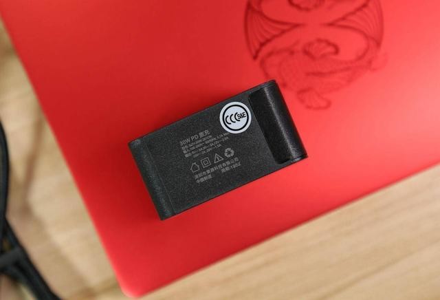 能装进口袋里的第十代i7本什么体验?壹号本锦鲤限量版