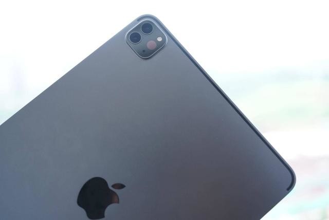 PDD买的新款iPad Pro上手:能否成为你的下一台电脑?