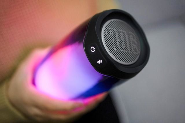 这个音箱太酷炫,JBL PULSE4音乐脉动四代,看得见的好声音