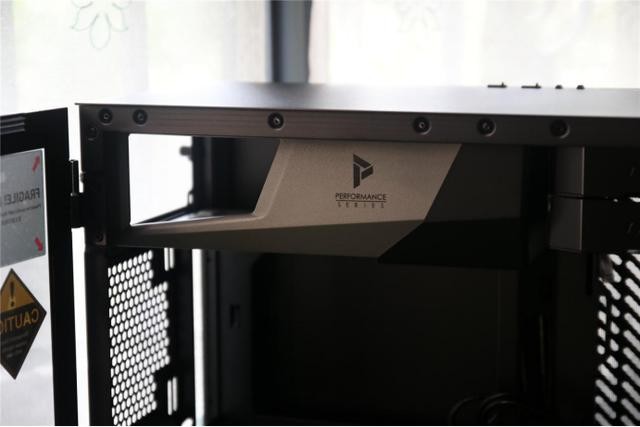 i7-6700K+360水冷还有双侧透机箱,这套性价比吃鸡配置种草给你