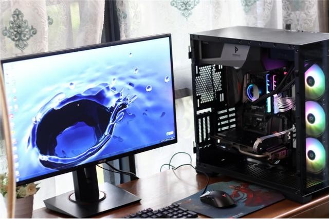 i7-6700K+360水冷还有双侧透机箱,这套性价比吃鸡配置种草给你