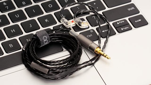 QDC天王星圈铁耳机体验:萌新HiFi入门盲狙首选