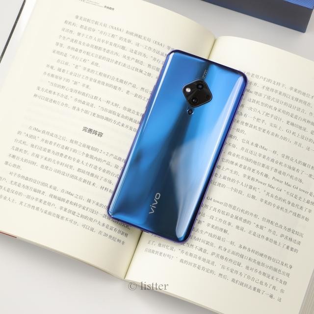 女友太迷蔡徐坤怎么办?给她换个同款手机