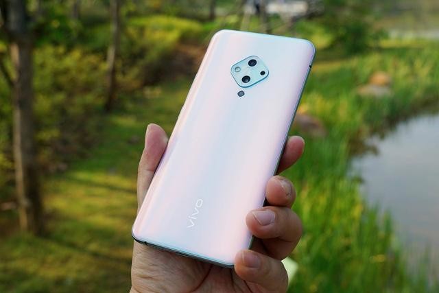 蔡徐坤加持?vivo S5微体验,5重超质感美颜方案杠杠的