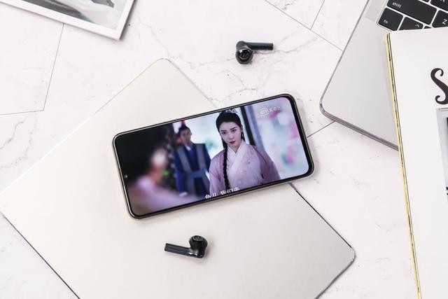 vivo Z5i评测:强劲性能与长效续航的结合体,打造全新体验