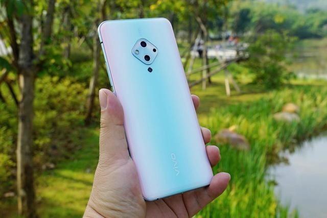 蔡徐坤加持?vivo S5微体验,5重超质感美颜方案杠杠的