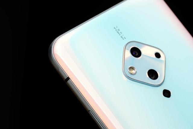 蔡徐坤加持?vivo S5微体验,5重超质感美颜方案杠杠的