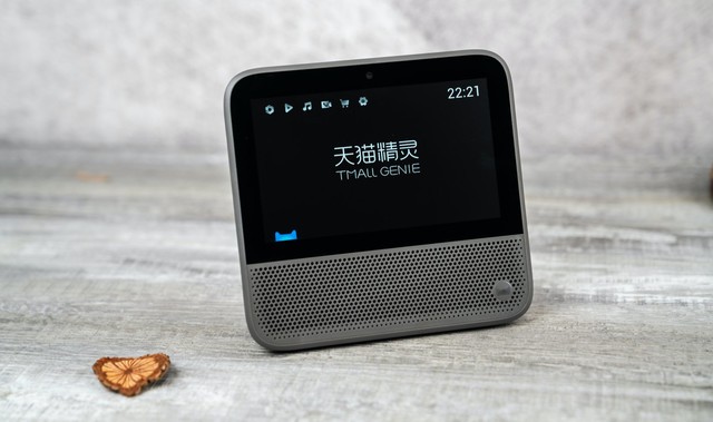 它是阿里巴巴开发的智能语音助手,这款天猫精灵cch就