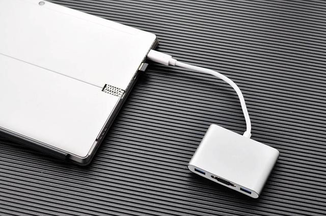 拯救轻薄笔记本接口,奥睿科(ORICO)Type-c转VGA+USB五合一扩展坞