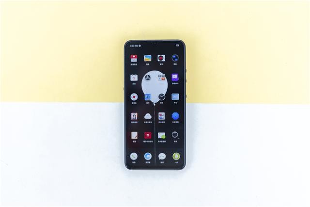 坚果Pro 3体验测评:惊喜可能会迟到,但从不会缺席