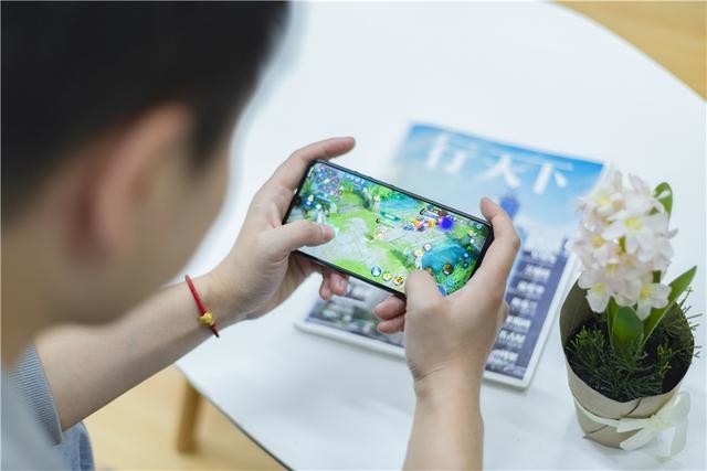 坚果Pro 3体验测评:惊喜可能会迟到,但从不会缺席