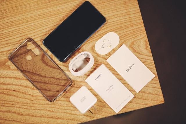 价低体验度「不低」,realme Q上手体验