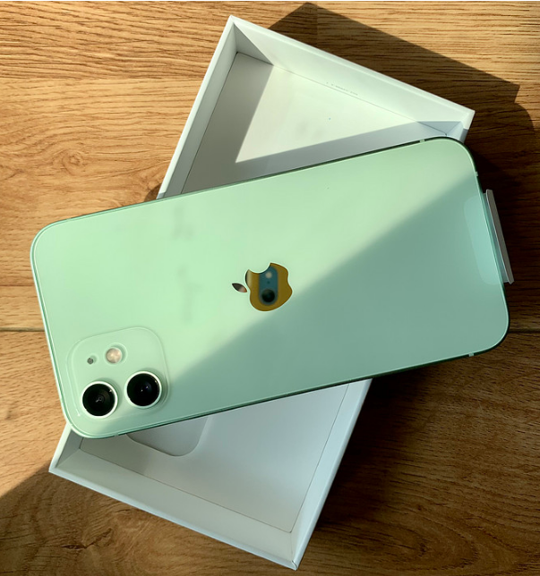 5699元的iphone12绿色版开箱