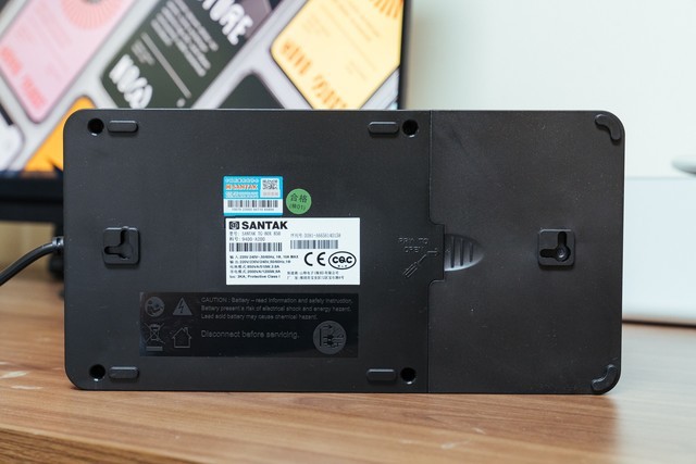 有了NAS存储后,山特TG-BOX850 UPS守护数据安全