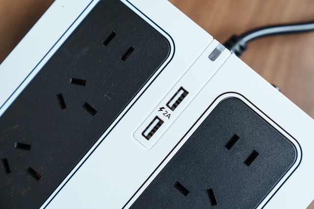 有了NAS存储后,山特TG-BOX850 UPS守护数据安全