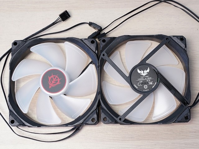TUFGAMING B550M扎古版等三件套开箱,硬件也联名
