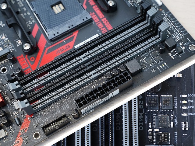 TUFGAMING B550M扎古版等三件套开箱,硬件也联名
