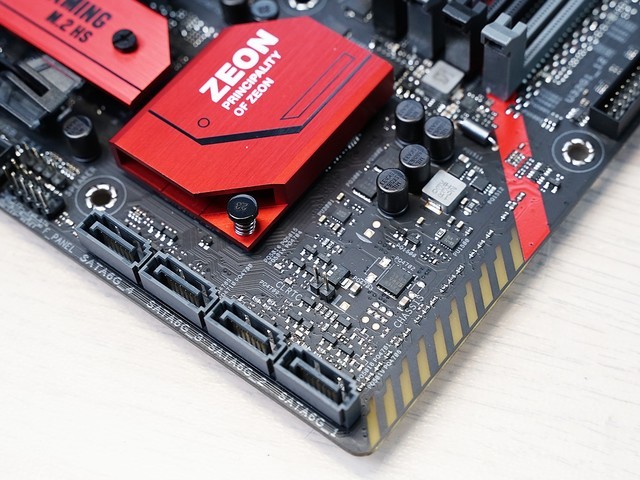 TUFGAMING B550M扎古版等三件套开箱,硬件也联名
