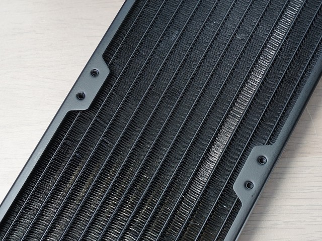 TUFGAMING B550M扎古版等三件套开箱,硬件也联名