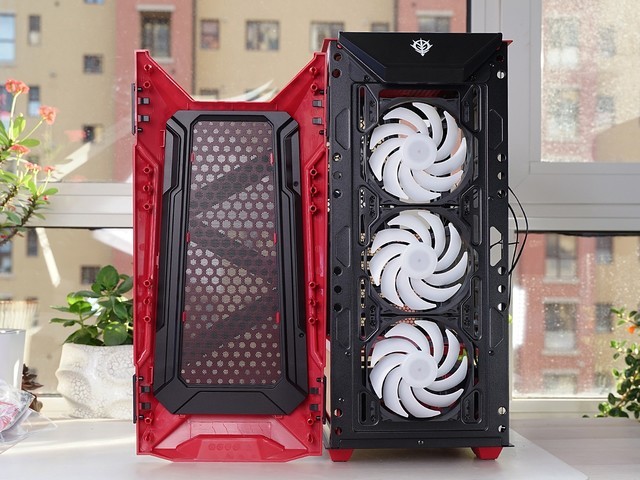 TUFGAMING B550M扎古版等三件套开箱,硬件也联名