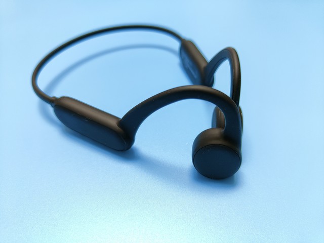 保护听力,避免马路杀不妨试试骨传导耳机