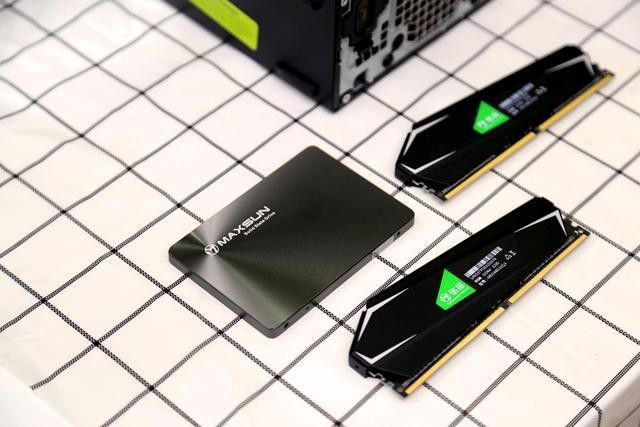 如何折手机壳 ChMkKV91ta6Ibjr-AACq-lFFCbAAADHIQGWvQMAAKsS893.jpg