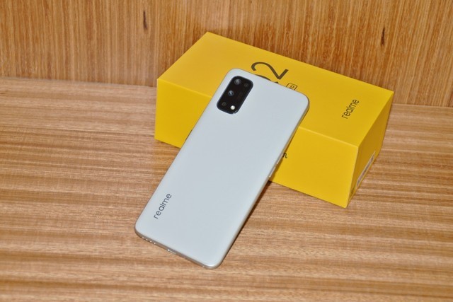 颜值不输工艺品:realme真我q2 pro轻潮灰-中关村在线头条