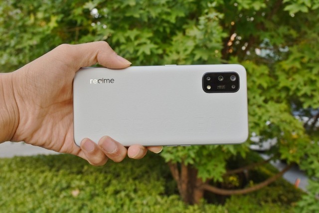 颜值不输工艺品:realme真我q2 pro轻潮灰-中关村在线头条