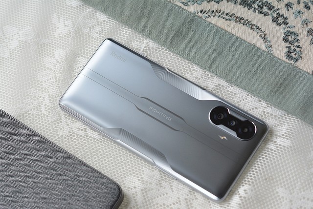 1999还嫌贵?Redmi K40游戏版正式发布,网友:这项配置就值得我买