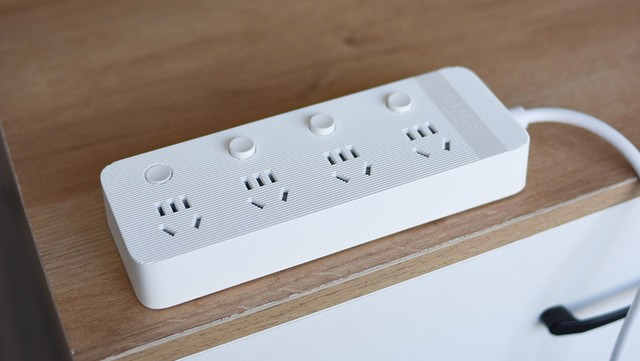 orico四孔位独立控制插线板:家居供电必备好物