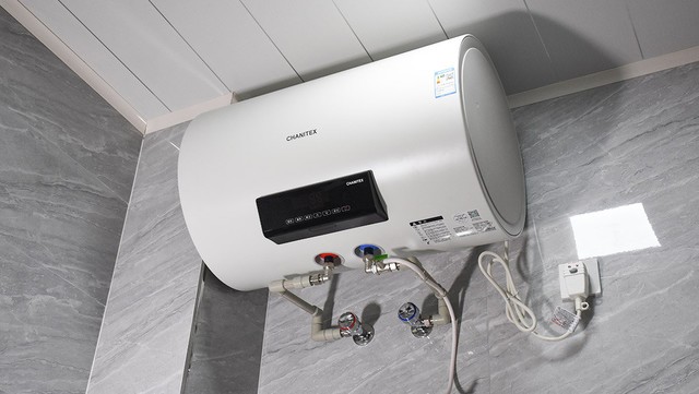 佳尼特的这款金圭内胆变频速热电热水器a1分为三个不同的尺寸,其中60l