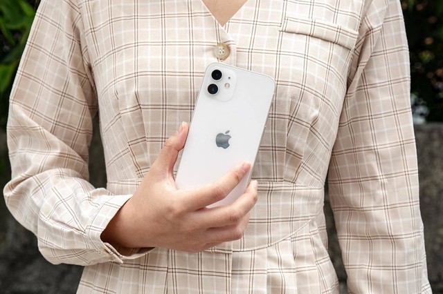 还没捂热的iPhone 12又上热搜,这次情况真的不容乐观