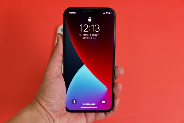 升级“拖鞋蓝”iPhone 12,五项升级让我入机不悔
