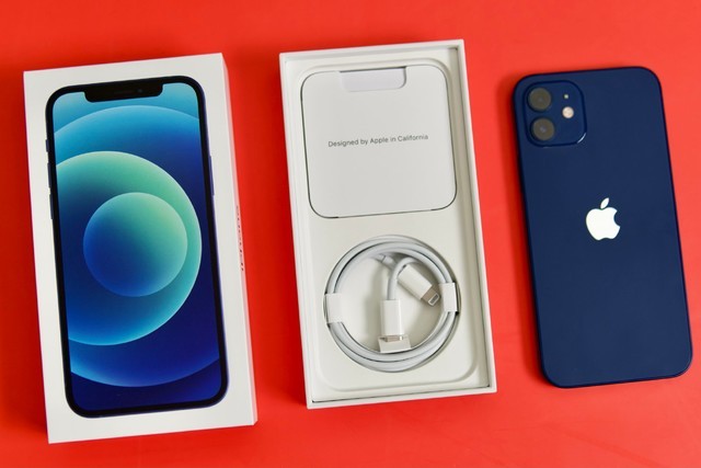 升级“拖鞋蓝”iPhone 12,五项升级让我入机不悔