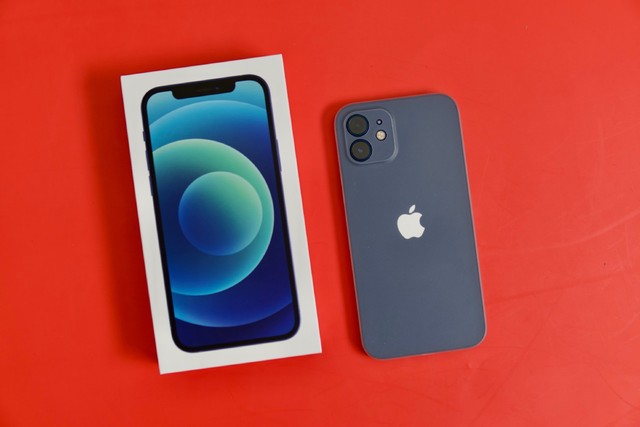 升级“拖鞋蓝”iPhone 12,五项升级让我入机不悔