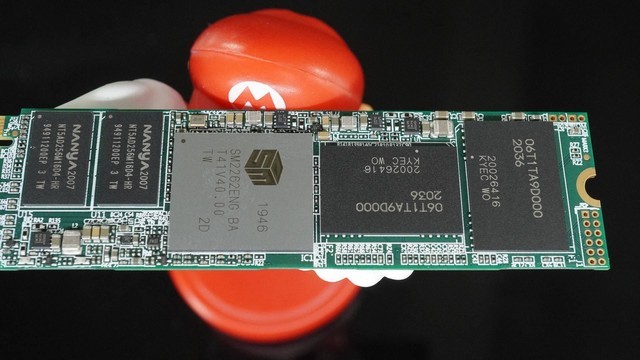 用SSD顶住CPU的瓶颈