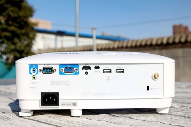 智能高效多功能投影仪——明基E540评测